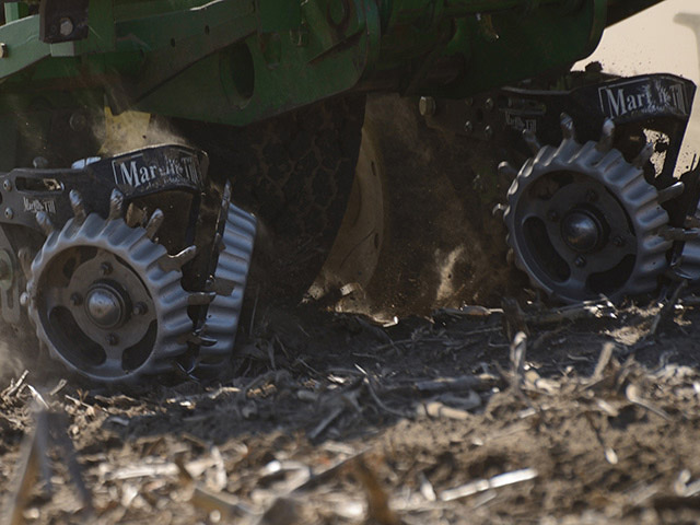 Every field has its own sweet spot for optimum planting speed. (DTN/The Progressive Farmer photo by Jim Patrico)